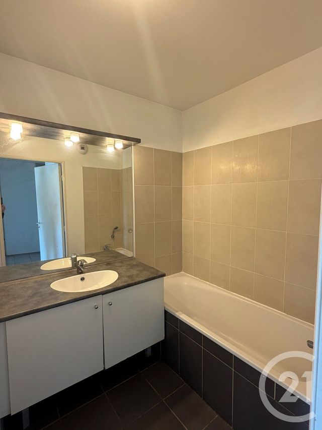 Appartement T3 à vendre - 3 pièces - 61.83 m2 - MARSEILLE - 13004 - PROVENCE-ALPES-COTE-D-AZUR - Century 21 Longchamp Immobilier