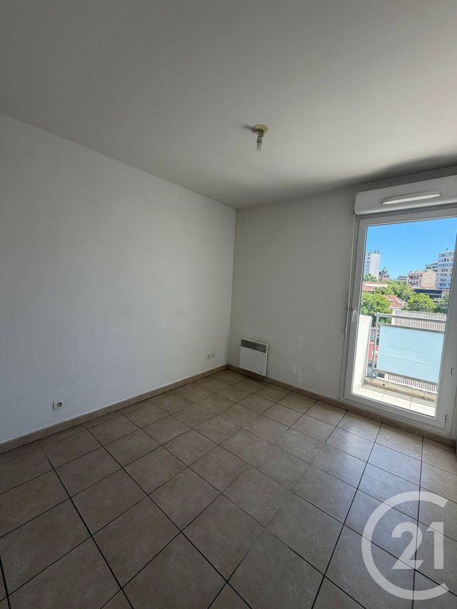 Appartement T3 à vendre - 3 pièces - 61.83 m2 - MARSEILLE - 13004 - PROVENCE-ALPES-COTE-D-AZUR - Century 21 Longchamp Immobilier