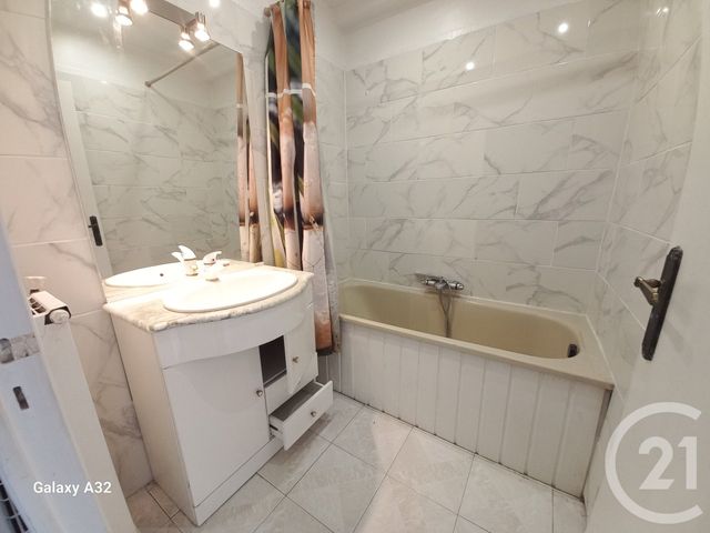 Appartement F3 à louer - 3 pièces - 62.56 m2 - MARSEILLE - 13004 - PROVENCE-ALPES-COTE-D-AZUR - Century 21 Longchamp Immobilier