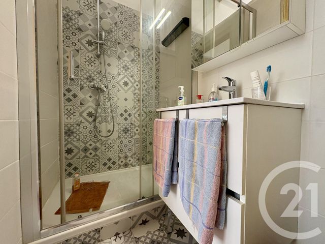 Appartement T2 à vendre - 2 pièces - 44.0 m2 - MARSEILLE - 13004 - PROVENCE-ALPES-COTE-D-AZUR - Century 21 Longchamp Immobilier