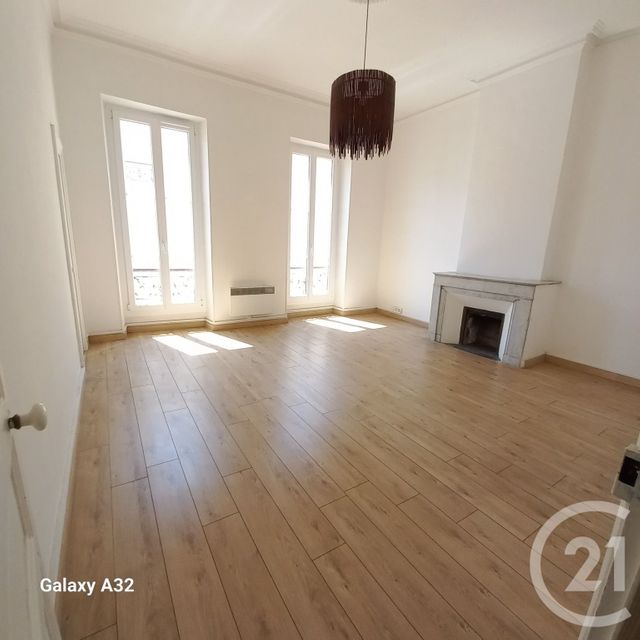 Appartement F4 à louer - 4 pièces - 120.0 m2 - MARSEILLE - 13006 - PROVENCE-ALPES-COTE-D-AZUR - Century 21 Longchamp Immobilier