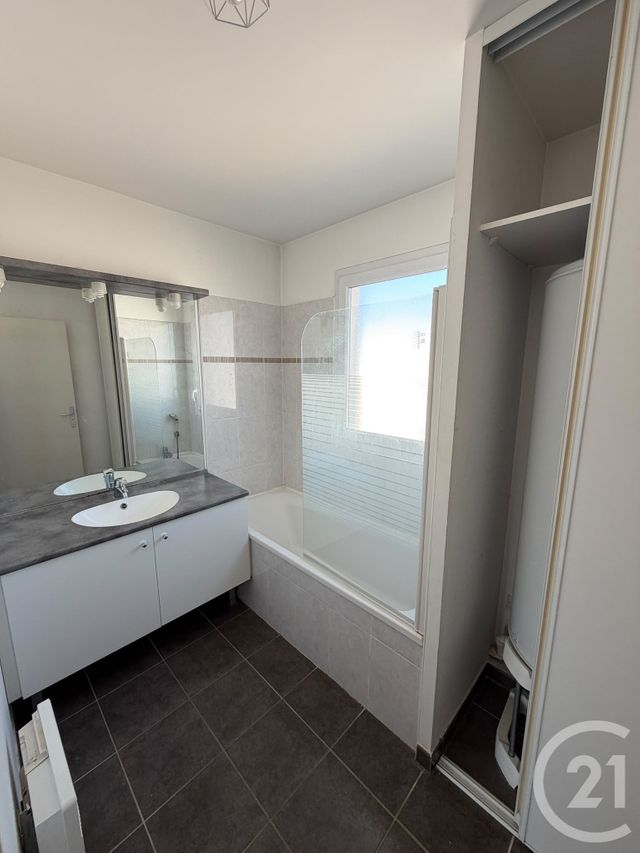 Appartement T3 à vendre - 3 pièces - 65.44 m2 - MARSEILLE - 13004 - PROVENCE-ALPES-COTE-D-AZUR - Century 21 Longchamp Immobilier